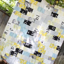 Subway Tile Inspired Quilt (using fat quarters) | www.sewwhatalicia.com
