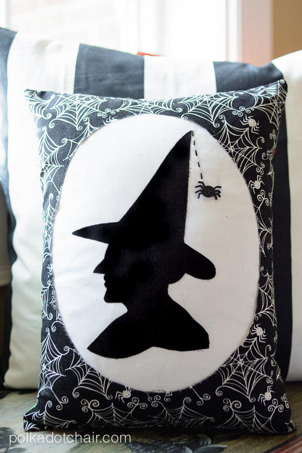 10+ Halloween Patterns to Sew | www.sewwhatalicia.com