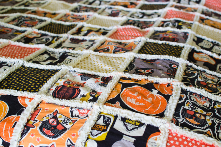 10+ Halloween Patterns to Sew | www.sewwhatalicia.com