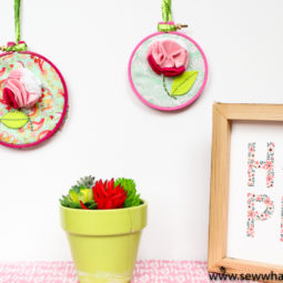 Felt Flower Embroidery Hoop Art | This low sew project is perfect if you want a small pop of sewn fun! Click through for the full tutorial plus a video tutorial! | www.sewwhatalicia.com