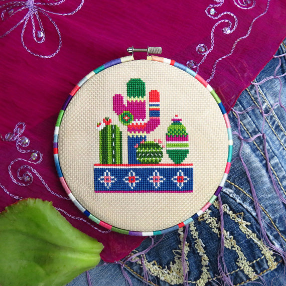 10+ Succulent Patterns that Don't Suck: If you love succulents and sewing then this post is for you! Here is a fun collection of succulent patterns for embroidery, sewing, and cross stitch that will help you get your succulent fill! Click through for the full list.| www.sewwhatalicia.com