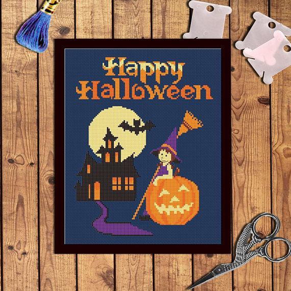 20+ Cute and Creepy Halloween Patterns to Cross Stitch : If you are a fanatic about Halloween and you love to cross stitch then you are going to go nuts over these Halloween Cross Stitch Patterns. Click through for the full list of patterns. | www.sewwhatalicia.com