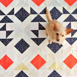 10+ Beautiful Modern Quilt Patterns: Click through for a full collection of beautiful modern quilt patterns to sew. These are so fun and creative! | www.sewwhatalicia.com
