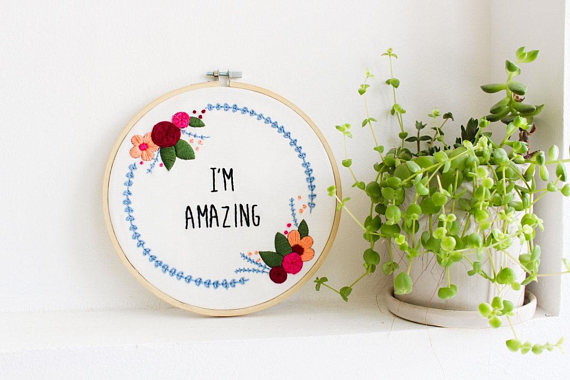 10+ Fabulous Floral Embroidery Designs: These embroidery designs are simply fabulous. Click through for a full list of beautiful patterns to hand embroidery today! | www.sewwhatalicia.com