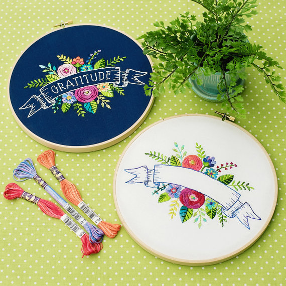 10+ Fabulous Floral Embroidery Designs: These embroidery designs are simply fabulous. Click through for a full list of beautiful patterns to hand embroidery today! | www.sewwhatalicia.com