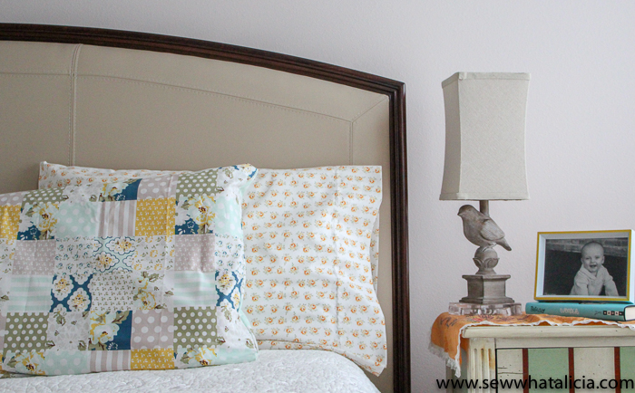 How to Sew Easy Custom Pillow Cases: These easy pillow cases are perfect for beginning sewers. This is an easy to follow pattern. Click through for the full tutorial. | www.sewwhatalicia.com