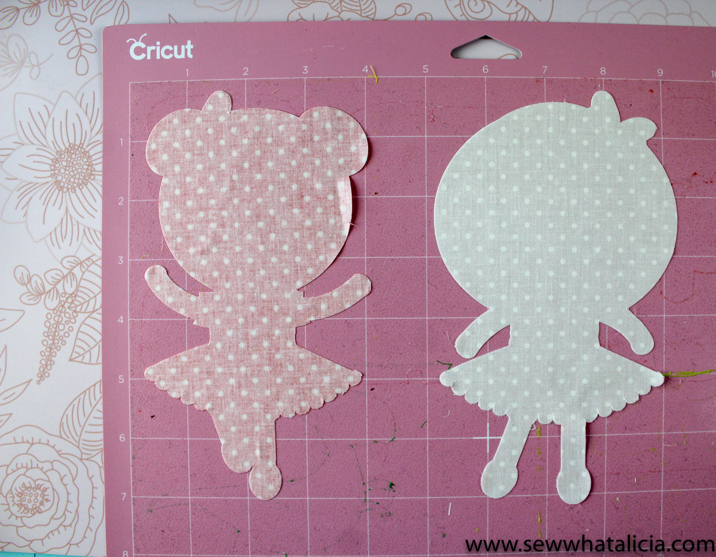How to Cut Fabric with Cricut: If you are not sure which Cricut to use for cutting fabric this is the post for you. Here are all my tips and tricks for using the different machines to cut fabric. | www.sewwhatalicia.com