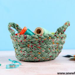 How to Make a T-Shirt Yarn Bowl: This t-shirt yarn is so fun to work with. It comes in so many patterns and these bowls are not hard to make. Click through for the pattern and supply links. | www.sewwhatalicia.com