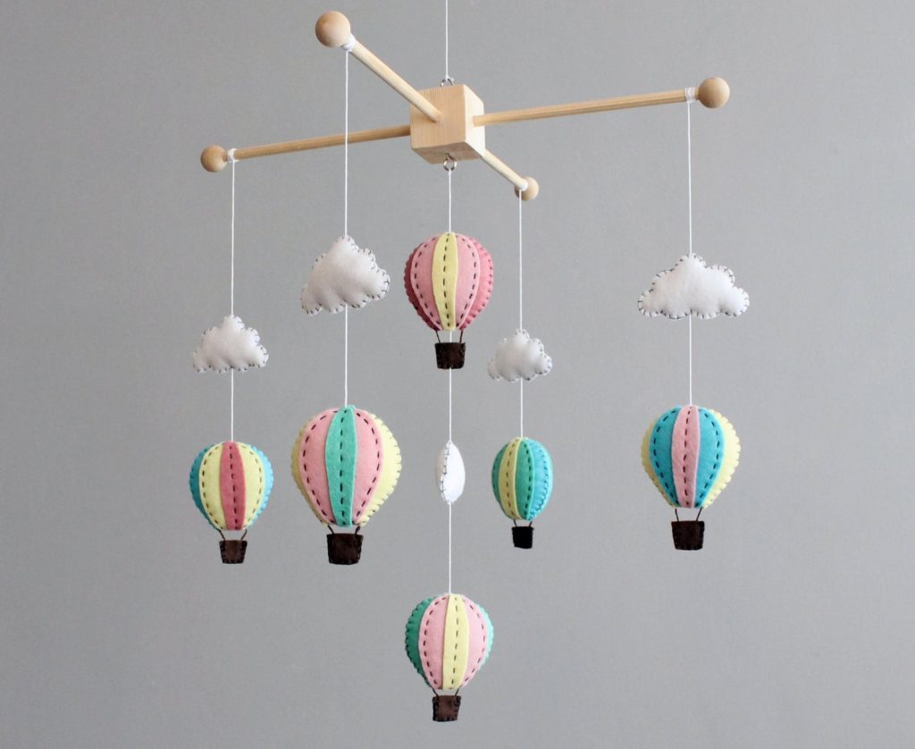 Huge List of DIY Baby Mobiles: Create one of these adorable DIY baby mobiles, or grab a baby mobile kit to make it even easier. Click through for a huge list. | www.sewwhatalicia.com